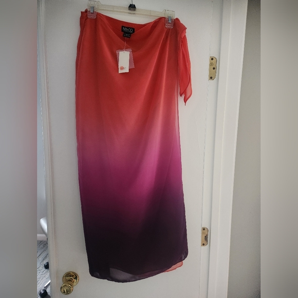 Size large skirts - Picture 1 of 3